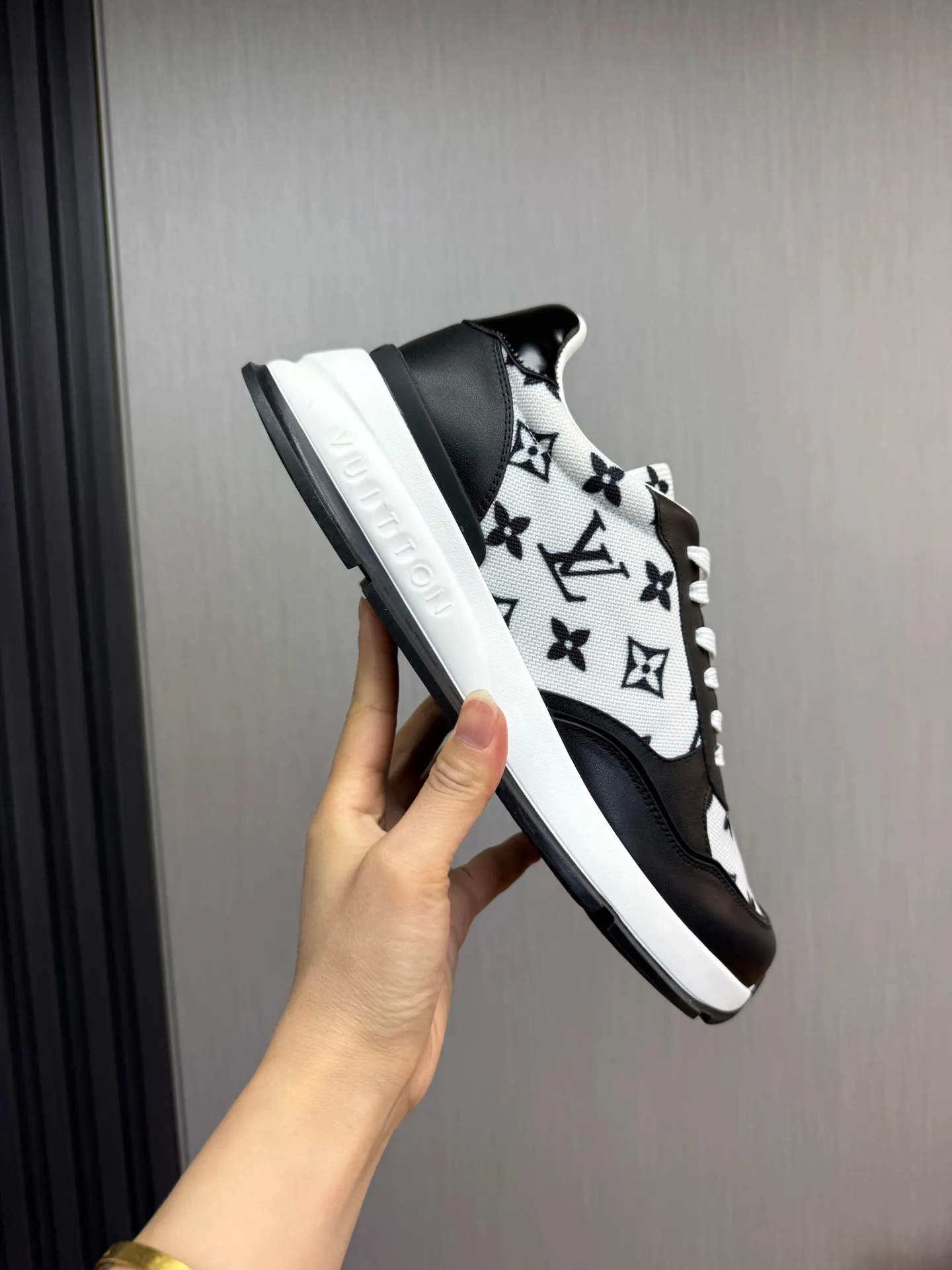 Men's shoes 💰800💰 LOUIS VUITTON [Luden Yiwei] Brand new trendy Lv is on the market 🎁, casual and fashionable men's shoes 👟Original 1:1 shipment✅ The upper is made of imported brand leather + cowhide lining, the original wear-resistant rubber outsole, the version is simple and elegant, exclusive for trendy men. 38-44 (customized at 38.45)